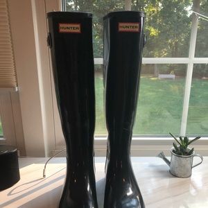Tall black refined style Hunter rain boots